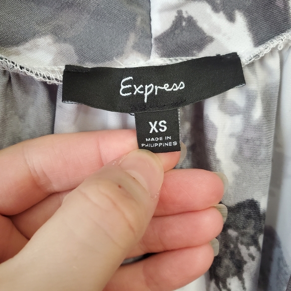 Express Tunic- Size XS - Picture 5 of 7